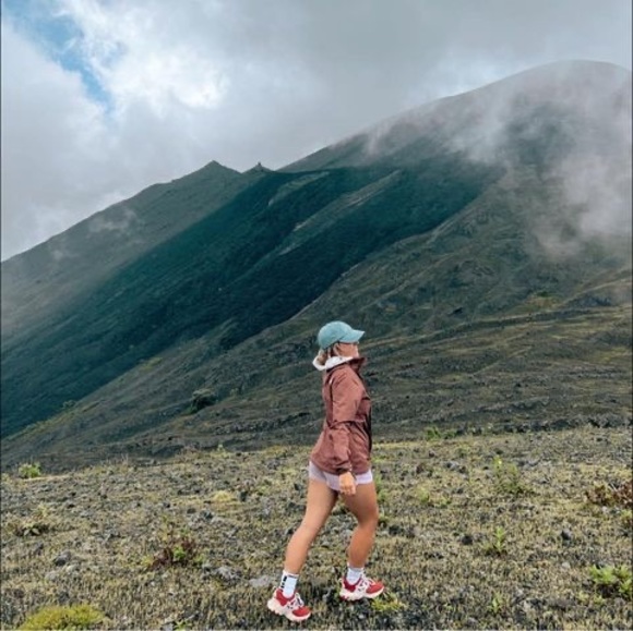 Meet your Posher, Alexane - Picture 1 of 1